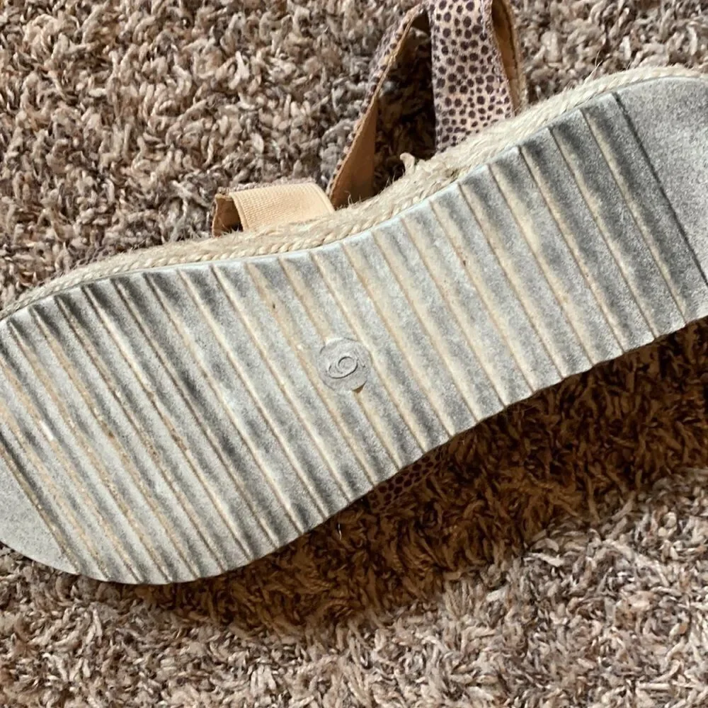 Universal Thread, shallow wedges, size 6. Uppers show no signs of wear